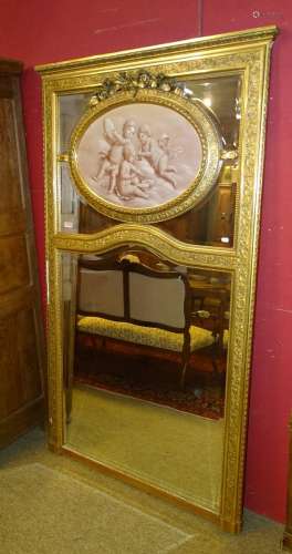 Meuble: miroir doré a/ trumeau ovale peint époque NapIII gla...
