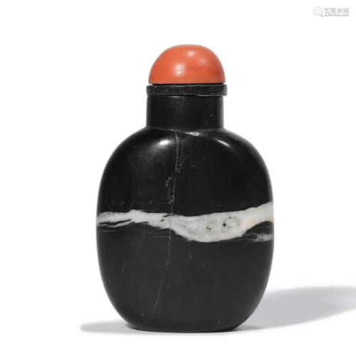A Black and Grey Stone Snuff Bottle