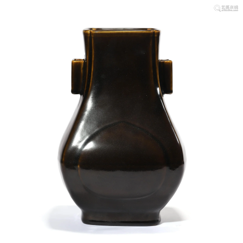 A Changguan Glaze Pierced Vase, Daoguang Mark