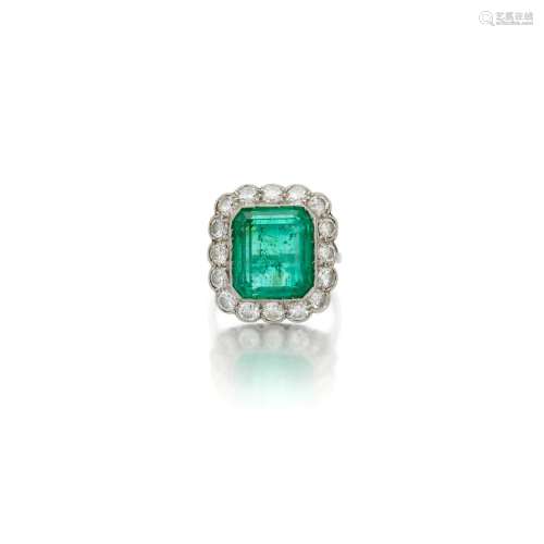 Emerald and diamond ring (Anello in diamanti e smeraldo)