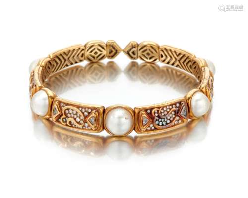 Cultured pearl and diamond collier (Collier in perle coltiva...
