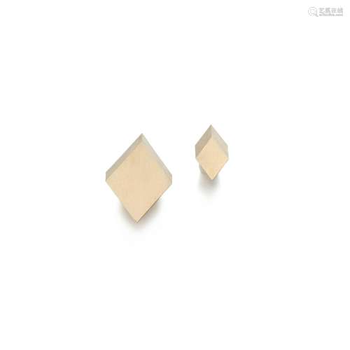 Pair or earrings (Paio di orecchini)