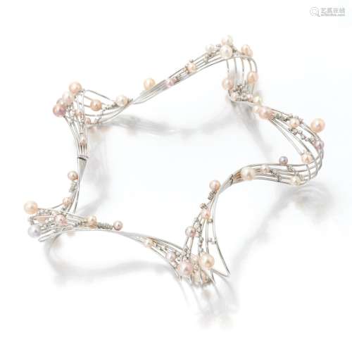 Diamond and cultured pearl necklace (Collana in perle coltiv...