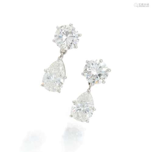 Diamond pendant earrings (Orecchini pendenti in diamanti)