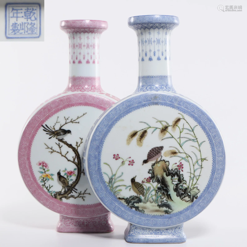 A Famille Rose Twin Vase Qing Dynasty