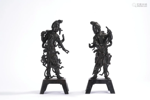 Pair of Bronze Buddhas of Flower