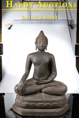 SITTING BUDDHA