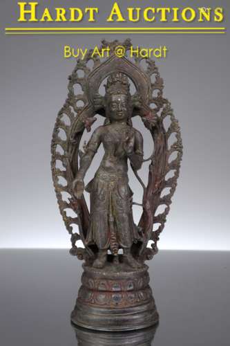 STANDING TARA