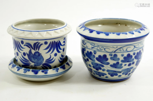A pair of flower pots made of ceramic height 10