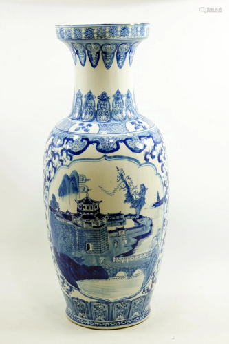Large and impressive Chinese urn, signed at the bottom,