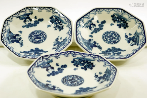 Set of 3 Japanese plates for serving in a hexagonal