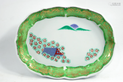 Japanese serving plate made of porcelain signed at the