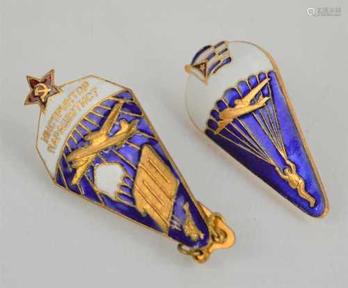 A Soviet airborne jump badge for 100 plus jumps together wit...