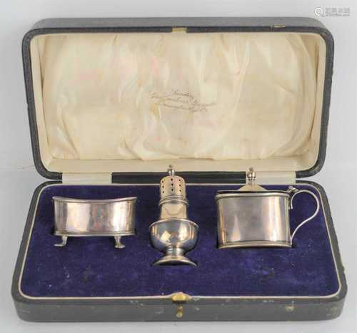 A boxed silver cruet set, Birmingham 1919, 2.4tozCondition r...