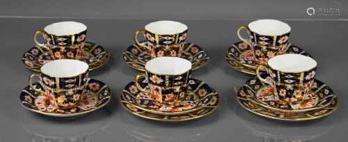 A set of six Royal Crown Derby Imari pattern cups and saucer...
