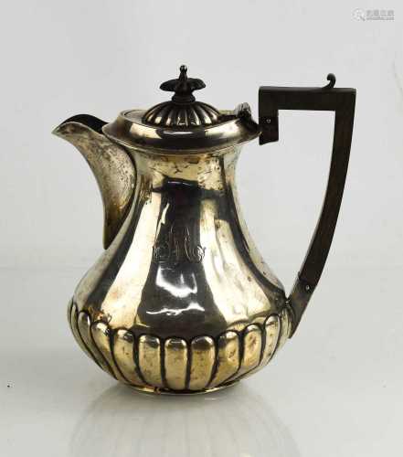 A silver teapot engraved with the letter M, 13.2toz