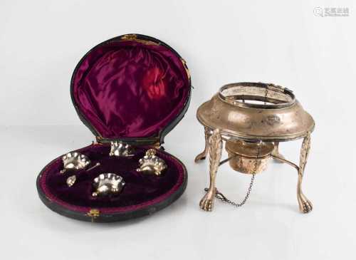 A silver kettle stand with original silver burner, 19.14toz,...
