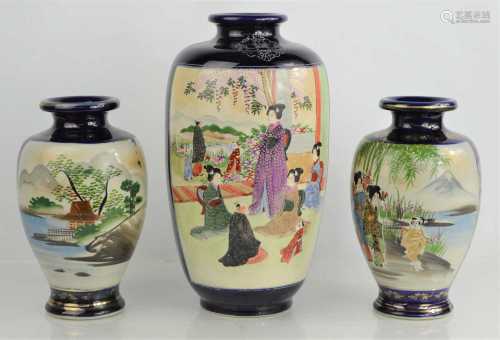 An early 20th century Japanese Satsuma ware vase with panel ...