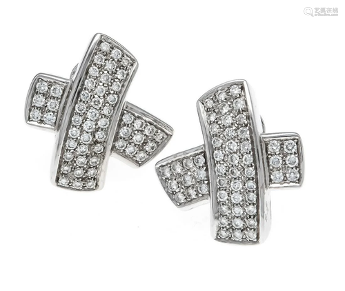 Brilliant-cut diamond earclip