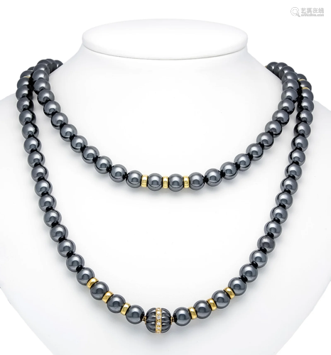 Hematite necklace with centre