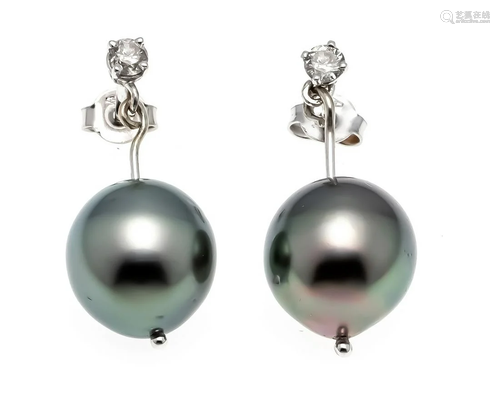 Pearl and diamond stud earrin