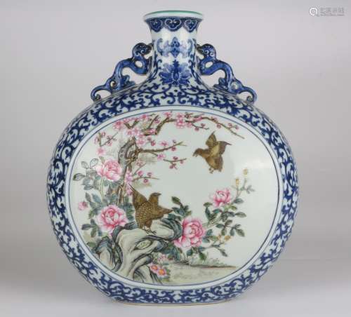 Blue-and-white Moon Flask with Famille Rose Design, Qianlong...