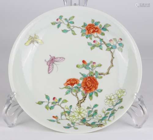 Famille-rose Plate with Floral Design, Qianlong Reign Period...