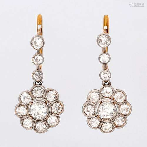 Belle Époque diamonds long earrings, circa 1910.