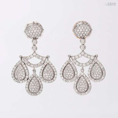 Diamonds chandeliere earrings.