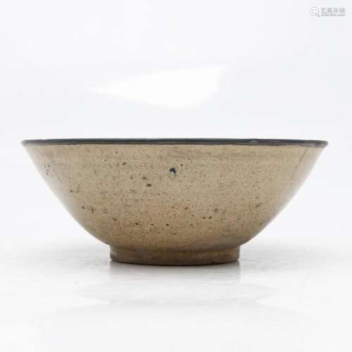 Chinese bowl, probably Song, in glazed porcelain with metal ...