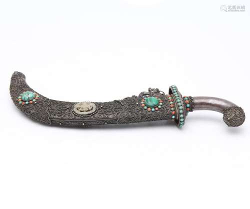 Tibetan dagger in silver, silver filigree and coral, turquoi...