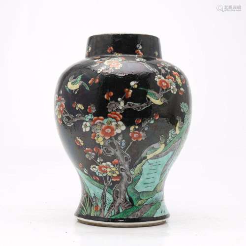 Chinese black family porcelain vase, 19th Century.