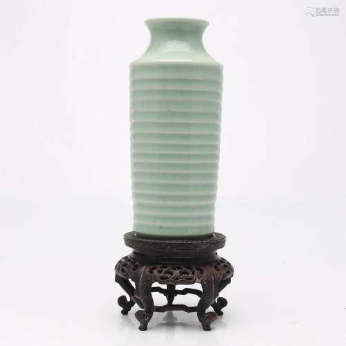 Chinese vase in celadon porcelain, probably 19th Century.