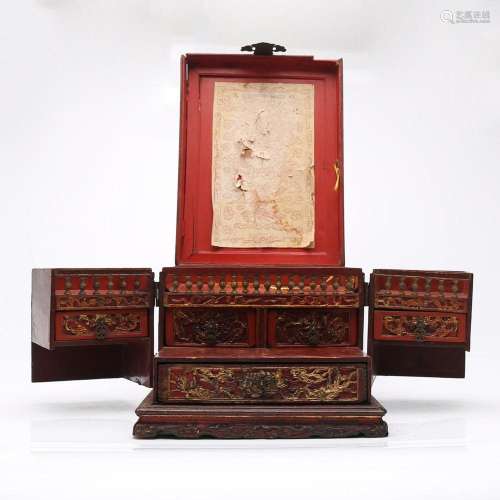 Chinese jewellery box in carved, lacquered and gilded wood, ...