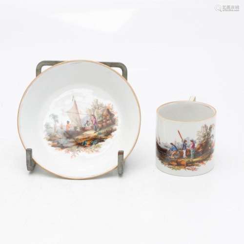 Cup and dish in Meissen porcelain decorated "à la Tenie...