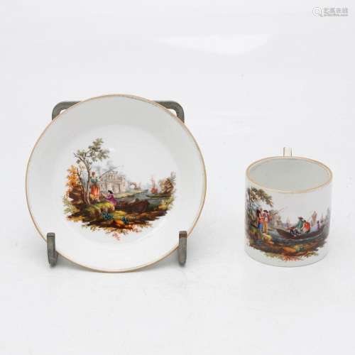 Cup and dish in Meissen porcelain decorated "à la Tenie...
