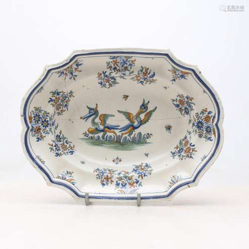 Tray in Alcora earthenware from the "chinescos" se...