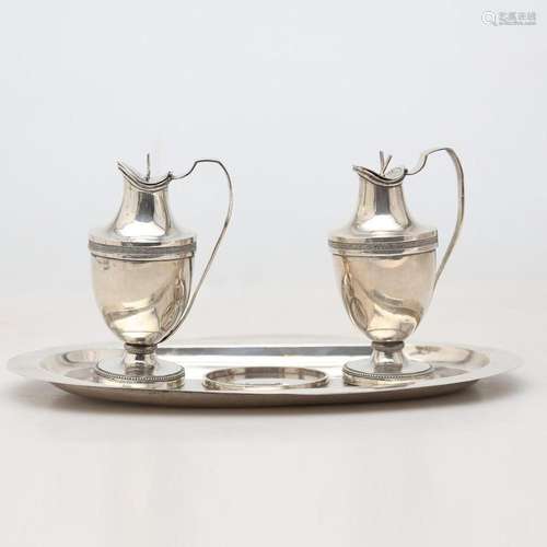 Set of cruets with silver Zaragoza tray, 1862.