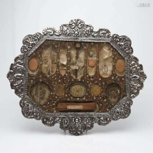 Seville silver reliquary from the 20th Century, made from re...