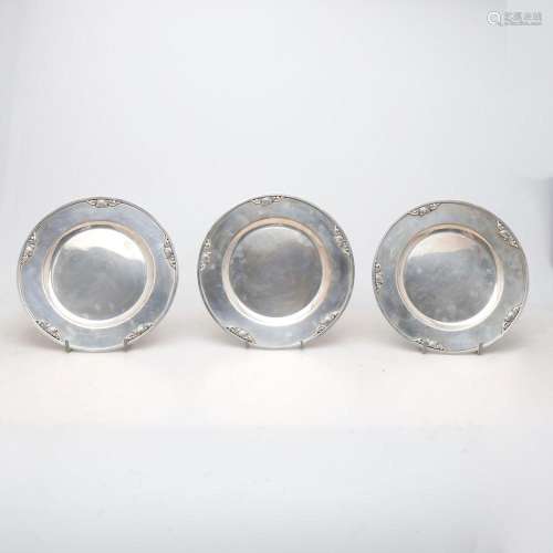 Set of three silver dishes attributed to Jensen, circa 1962.