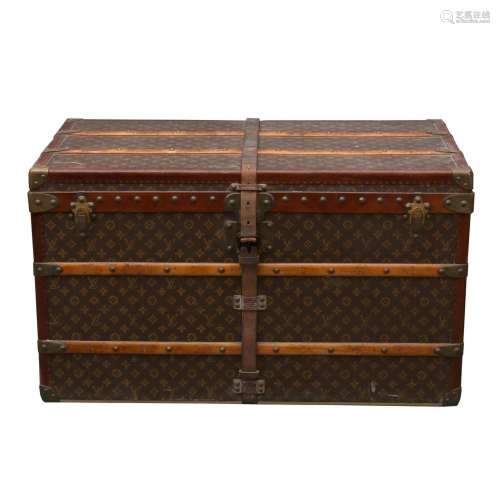 Louis Vuitton travel trunk in wood, leather and "monogr...