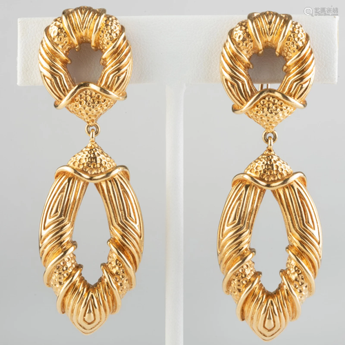 Pair of Vintage 18k Gold Pendant Earclips