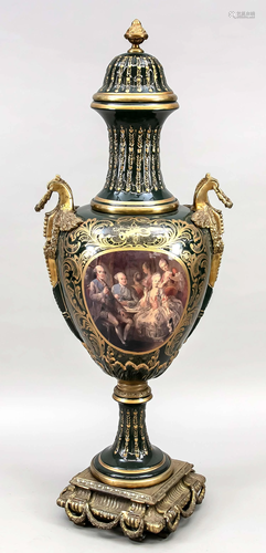 A magnificent lidded vase, in