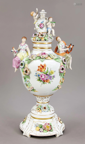 Large lidded vase, Plaue, Thur