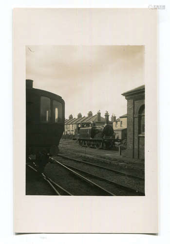 A collection of 35 postcards relating to the railway in Litt...