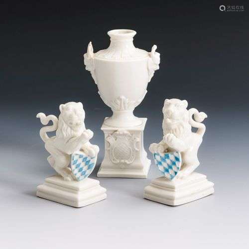 2 Löwen und 1 Vase. Nymphenburg.