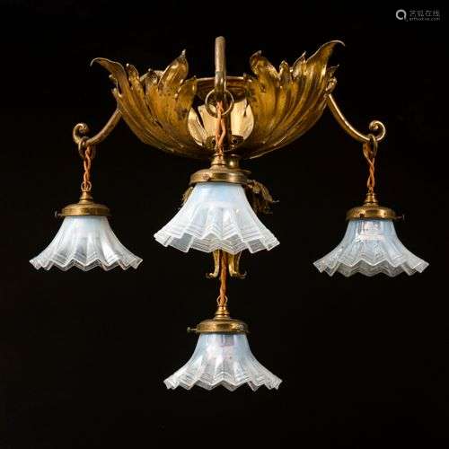 Jugendstil-Deckenlampe.