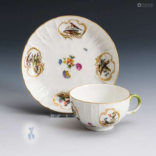 Tasse mit Vogelmalerei. Meissen.