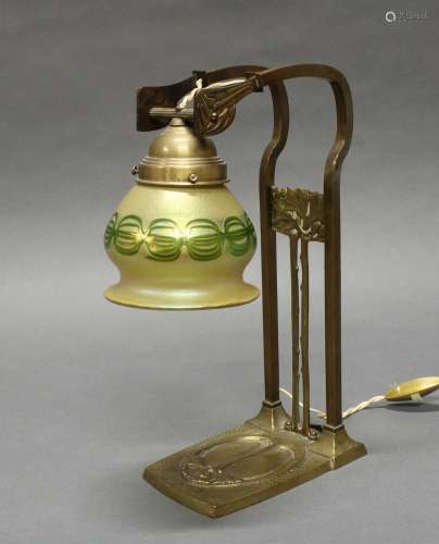 Tischlampe, Jugendstil, 1920er Jahre, Messinggestell vegetab...