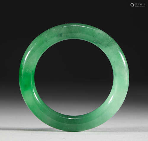 Qing Dynasty - JADEITE JADE BRACELET